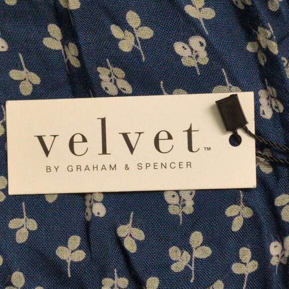 NWT Velvet By Graham & Spencer Blue Spruce Floral Catrina Top Size XS - Picture 6 of 8
